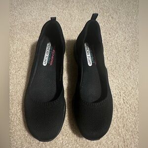 Women’s shoe, size 10, sketchers, comfort